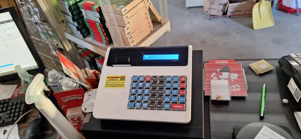 Registratore di cassa telematico installato in un negozio da SOS Computer